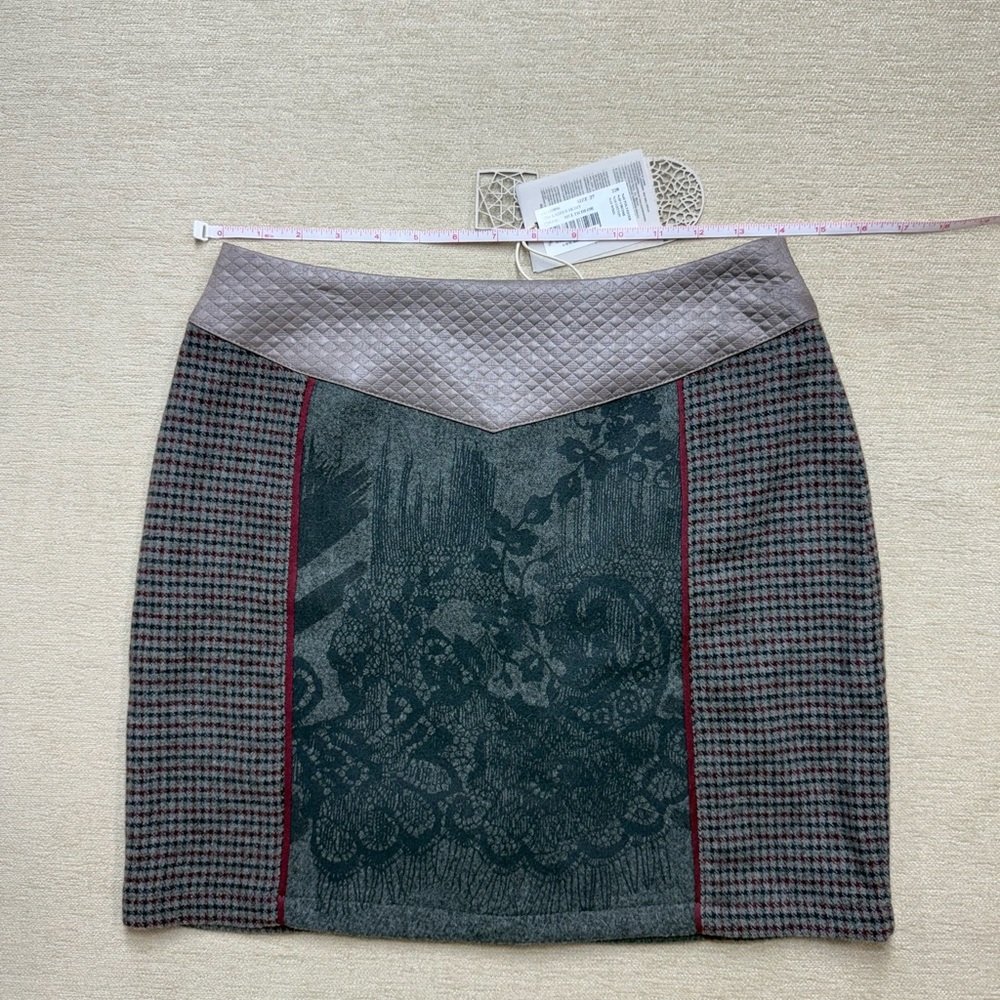 Anrvdie Gray and Green Women's Mini Skirt